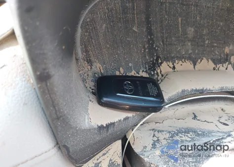 2024 Toyota Rav4 Hybrid Xle Premium from USA, damaged, VIN JTMB6RFV4RJ058960